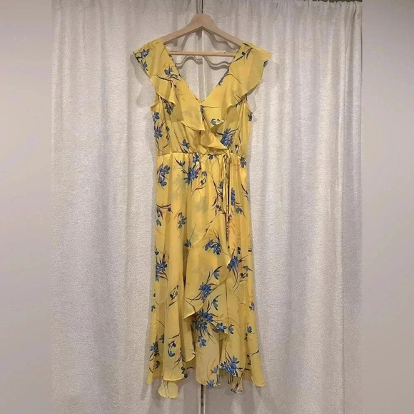 Socialite Dresses & Skirts - Socialite Yellow Floral Dress